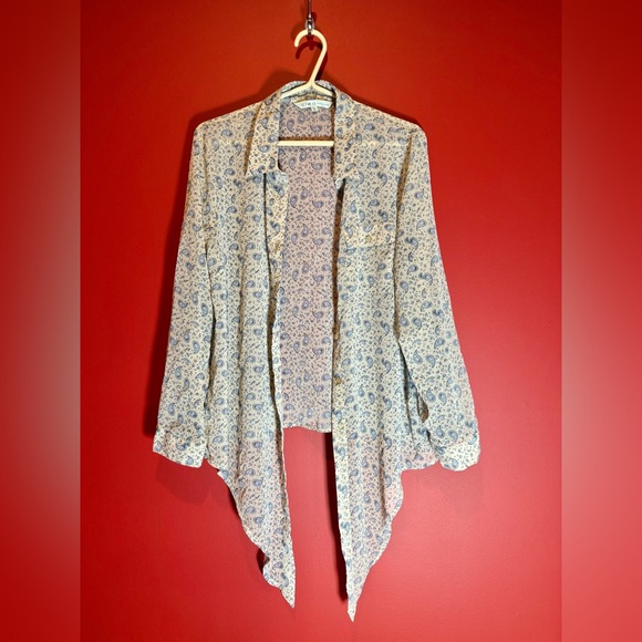 Cleo “petites” paisley long sleeve blouse - Picture 3 of 5